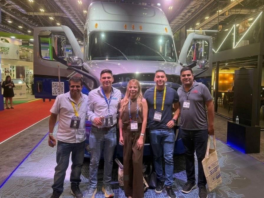 Equipo Gonbar en expo de logística